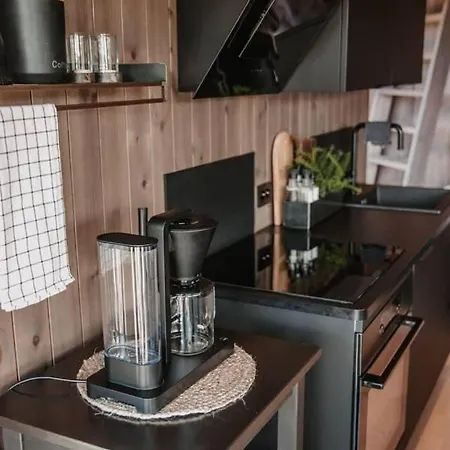 Luxurious Tree Top Cabin By The Lake Holiday home *