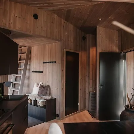Holiday home Luxurious Tree Top Cabin By The Lake Iveland